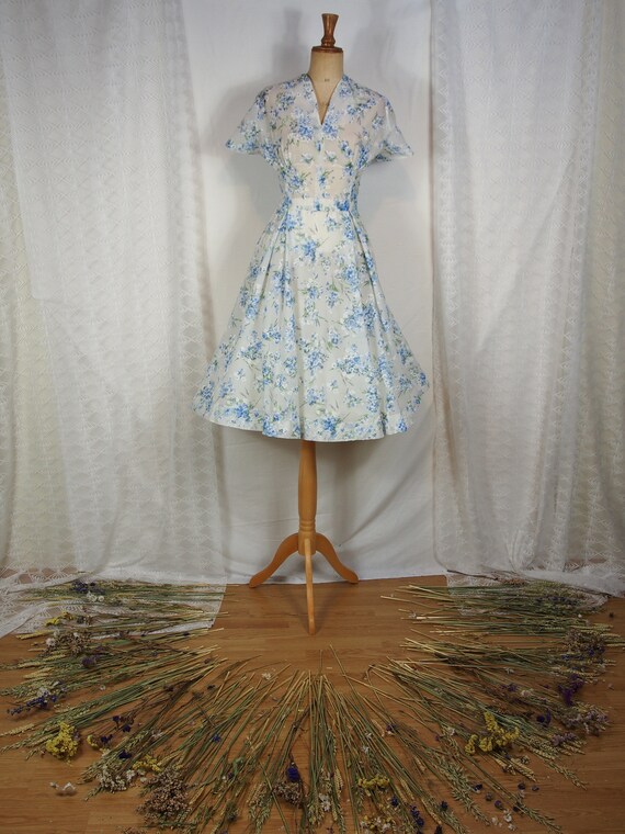 Beautiful 1950s blue floral sheer nylon fit and fl