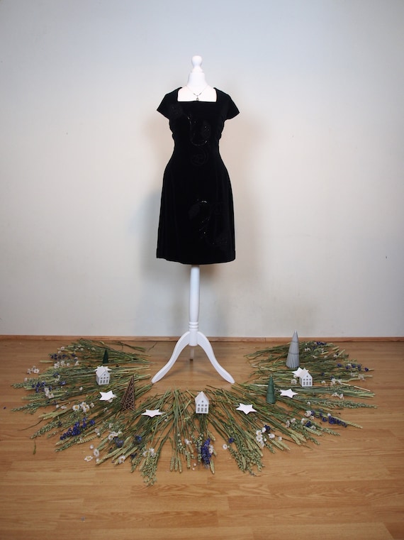 peggy embroidered dress Long Sleeve Peggy Pocket Dress main image 0