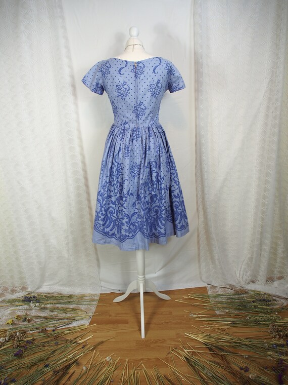 Gorgeous 1950s pale blue floral fit and flare dre… - image 5