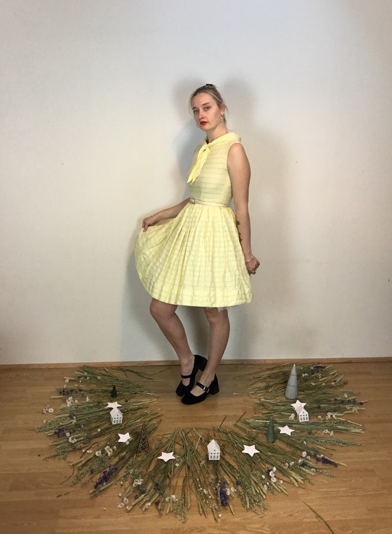 Darling 1950s Medium yellow fit and flare dress - image 2