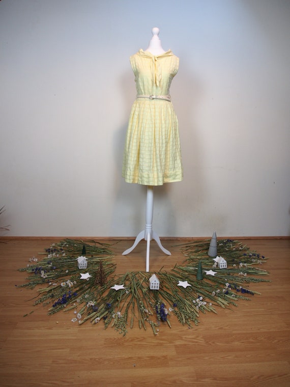 Darling 1950s Medium yellow fit and flare dress - image 1