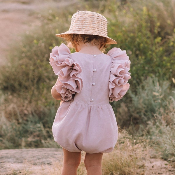 Combi-short fille fleurie, tenue bohème pour fille pour 1er anniversaire, tenue de gardienne, Combi-short rose poussiéreux, Combi-short Cake smash, tenue d'après-baptême bébé fille