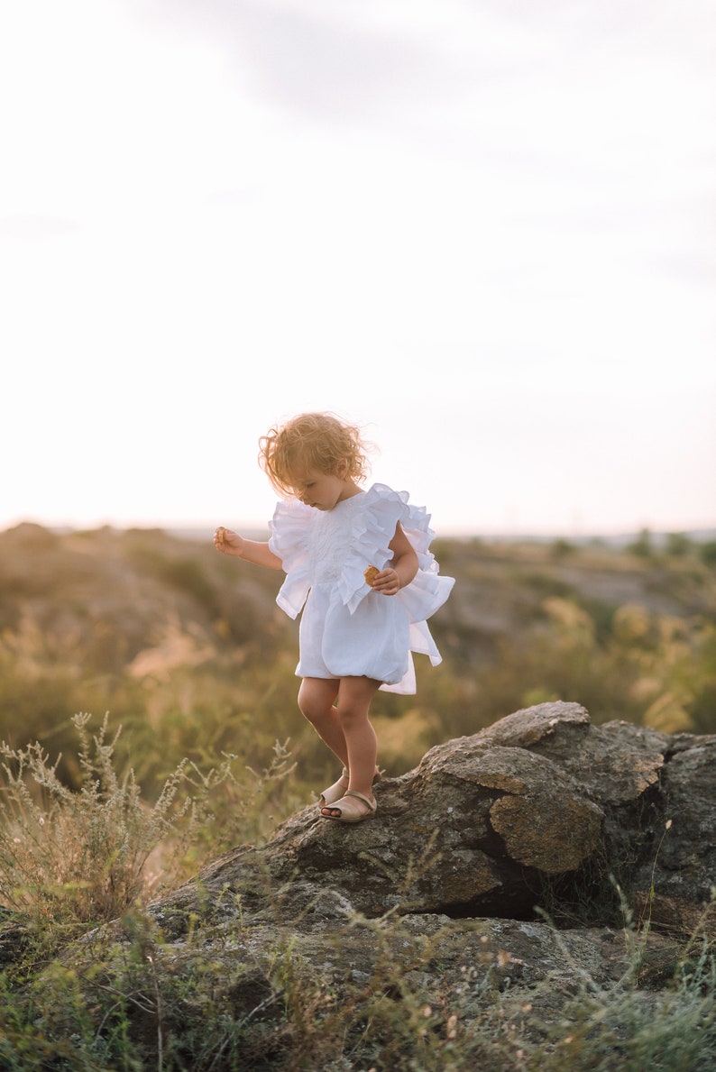 Combi-short de baptême ou de baptême en lin blanc, tenue bohème premier anniversaire pour bébé fille image 5