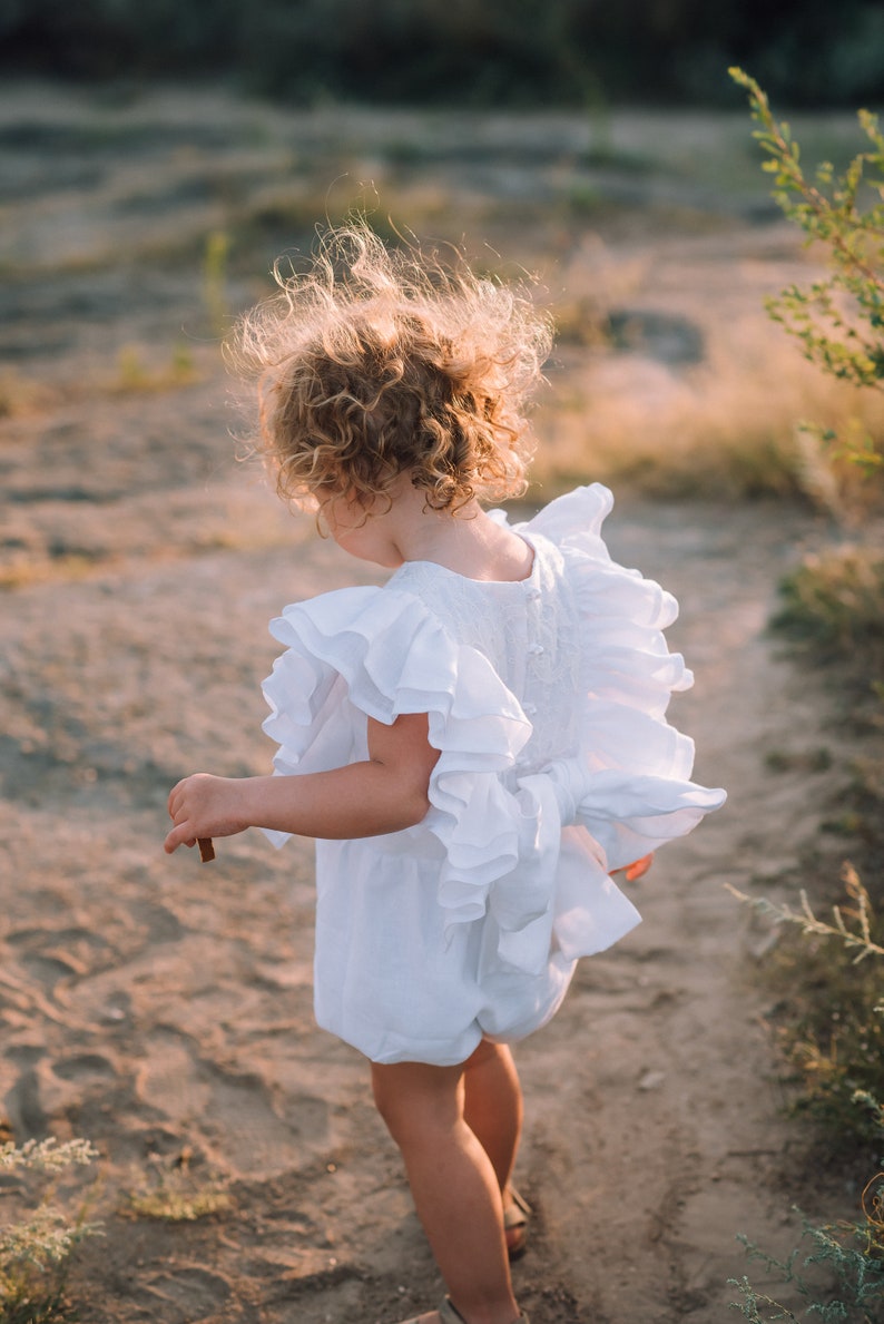 Combi-short de baptême ou de baptême en lin blanc, tenue bohème premier anniversaire pour bébé fille image 7