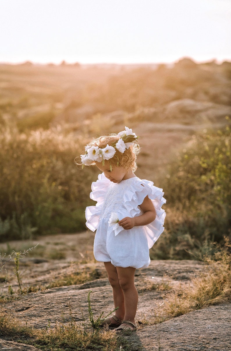 Combi-short de baptême ou de baptême en lin blanc, tenue bohème premier anniversaire pour bébé fille image 1