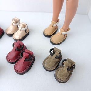 Genuine Leather Miniature Sandals for Blythe Doll 1/6 Scale Doll Summer Shoes Handcrafted Leather Doll T-Strap Flats Colorful Doll Footwear
