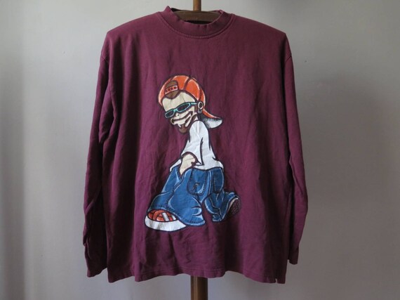 90's style sweatshirt
