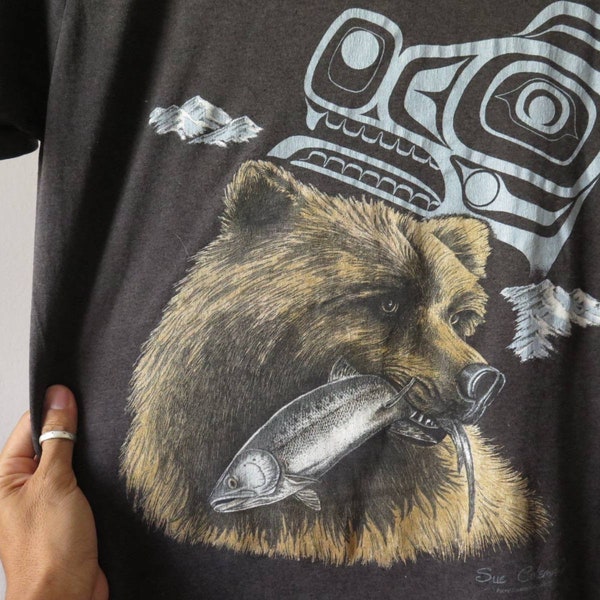 Vintage Sue Coleman T Shirt Artist Wildlife Painter indigenous Art T Shirt Grizzly Bear Vintage Art T Shirt 80s 90s Fade Black Single Stitch