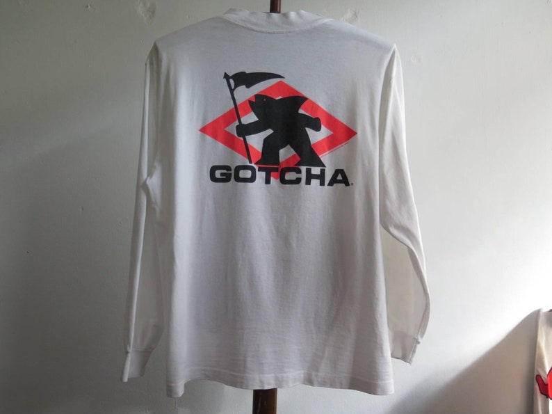 Vintage 90'S Gotcha surf and skateboard t-shirt, made in the USA, size L, men's cotton white type Vintage Second Hand