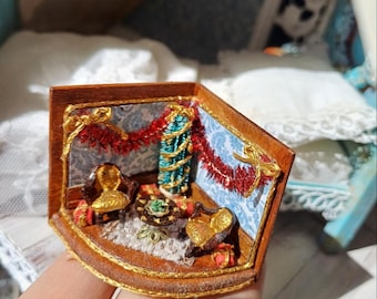 Miniature Vintage Christmas Dollhouse Diorama, 1:144 Scale