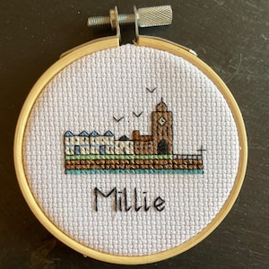 Gepersonaliseerde kruissteek ontworpen op een havenstadje in Cornwall (Porthleven)
