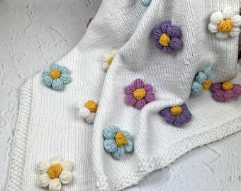 Baby Girl Daisies Blanket, Personalized Baby Blanket, Flowers Blanket, Floral Baby, Minky Blanket, Baby Shower Gift, Embroidered Daisy decor