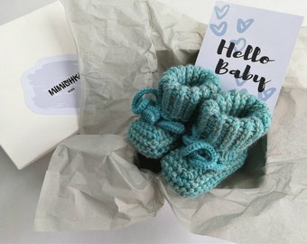 Cesto regalo per neomamme, dolce neonata che torna a casa, congratulazioni per la gravidanza, scatola regalo con stivaletti. Scatola regalo per neomamme per neonata