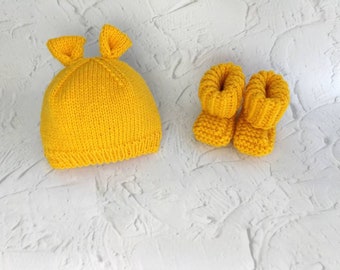 Baby teddy hat and booties set. Crochet heart hat.Knitted Baby Booties, Baby Shoes Newborn Socks,Gift for Baby.Ready to ship Gender Reveal