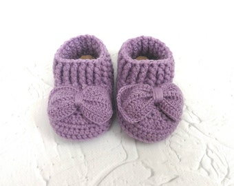 Baby Moccasins,Baby First Shoes,Crochet Booties, Soft Sole Oatmeal Gender Neutral Infant Booty, Ivory and Warm Brown Newborn Boots for Girl