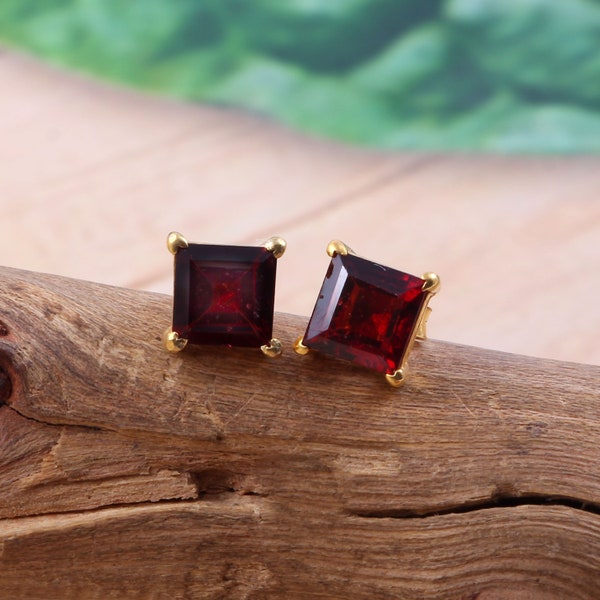 Garnet Stud Earrings, Dainty Earrings, 18k Gold Earrings, Delicate Minimalist Earrings, Handmade Earrings, Gift for Her, January Birthstone