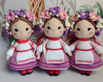 Crochet Ukrainian doll, Ukrainian souvenir, Ukrainian gift, collectible doll