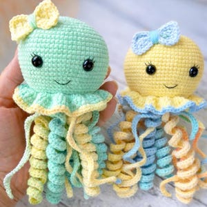 Padrão de crochê para amigurumi de água-viva: brinquedo de pelúcia fácil (PDF)