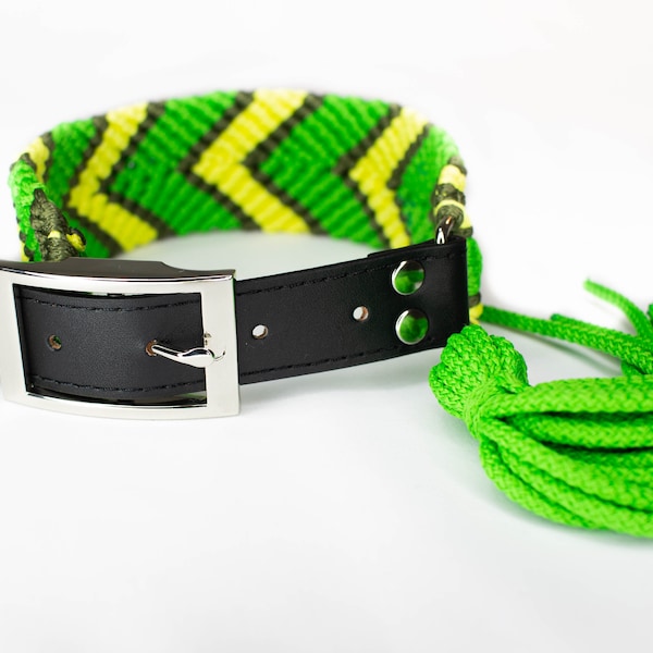 Colorful handmade paracord dog collar with adjustable biothane adapter - Custom handbraided dog collar in chevron pattern with tassel