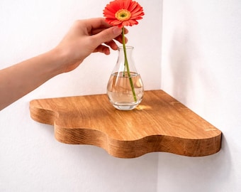 Estante flotante de esquina de roble, estante de esquina de madera con borde ondulado, estante de pared de esquina minimalista, estante de pared de roble con montaje oculto