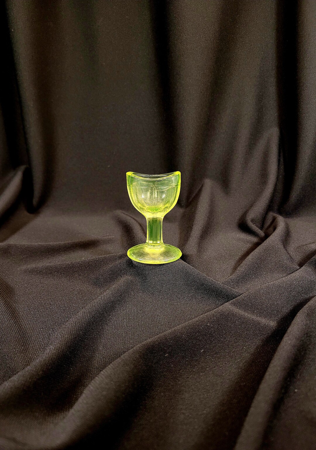 Antique/vintage Uranium Glass Eye Wash/bath/rinse Cup, C. 1930 Etsy