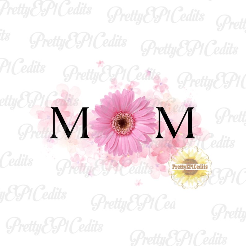 Pu&ograve; includere: Un design grafico con la parola "MOM" in lettere maiuscole nere, con una margherita rosa che sostituisce la "O". Morbidi fiori e accenti ad acquerello rosa circondano il testo, con una piccola grafica di fiori gialli in basso.