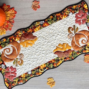 Quilted Fall Table Runner – Handmade Pumpkin and Leaf Appliqué, Autumn Harvest Decor, 17x35