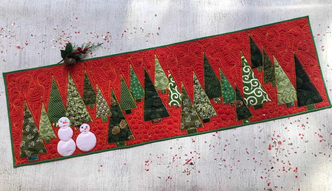 Canyon Santa Quilted Table Runner GFTOQM627 main image 1