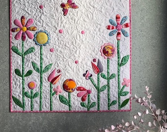 Floral Quilted Wall Hanging: Handmade Appliqué Art Quilt (26"x30")