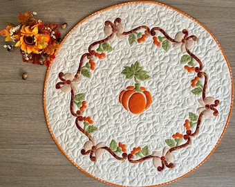 Autumn Round Quilted Table Topper – Handmade Pumpkin and Leaf Appliqué, 30&quot; Thanksgiving Centerpiece