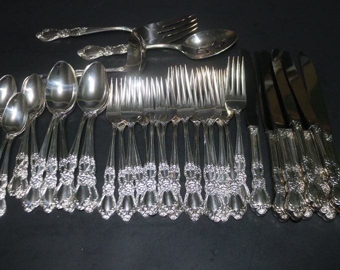 43 Pieces Heritage by 1847 Rogers Bros. Silverware 8 Place Settings and