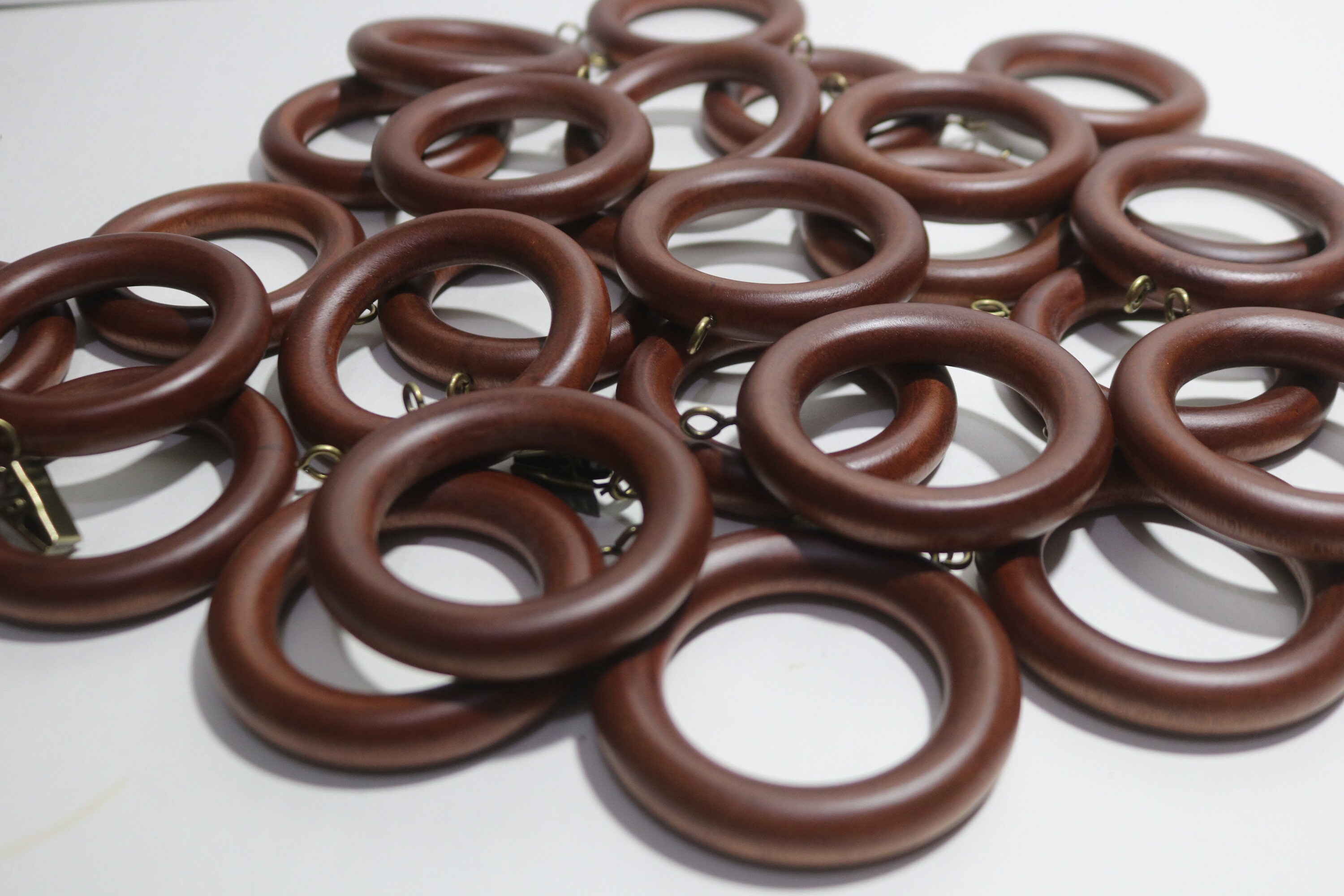 27 Vintage Vorhangringe aus Kunstholz mit Metallhaken 2 | Etsy