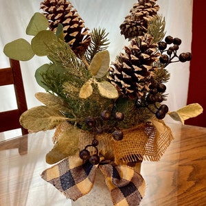 Pinecone and Blueberries Centerpiece, Winter Table Centerpiece, Christmas Centerpiece, Farmhouse Winter Centerpiece, Christmas Decor