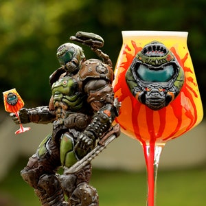 Doom Slayer Beer Glass for Gamers - Doom Eternal - Videogame - Doom guy - Slayer