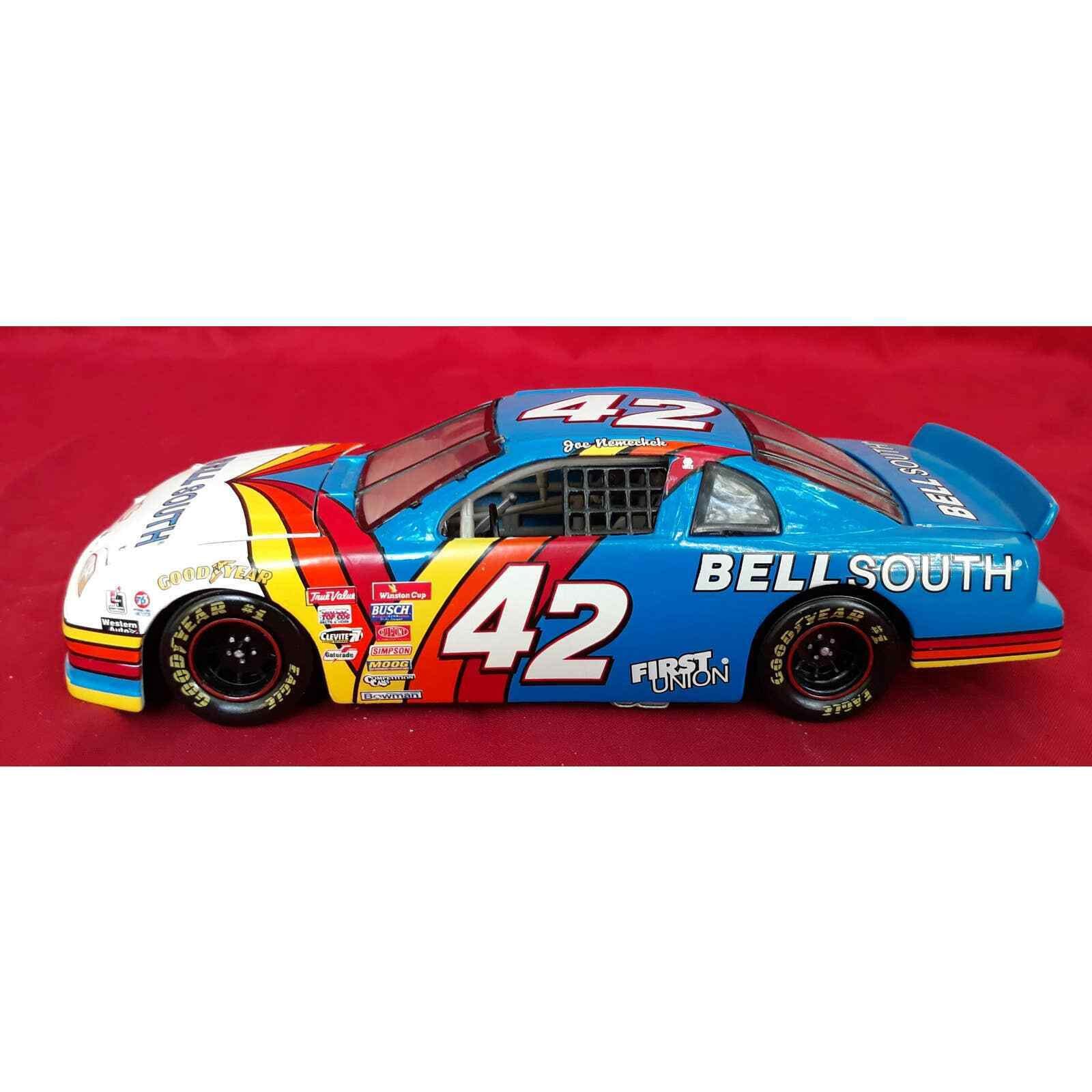 美品】ダンバリーミン 1/24 1942 Chrysler ミニカー