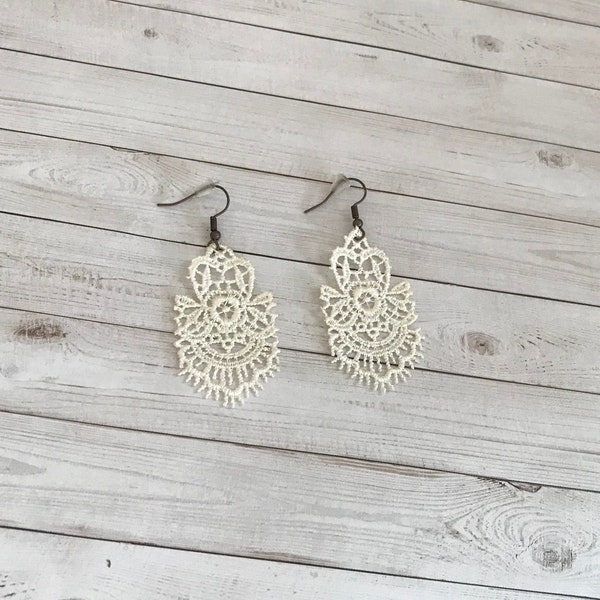 Cream Lace Earrings