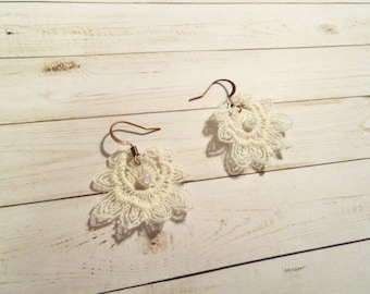 Cream Lace Earrings