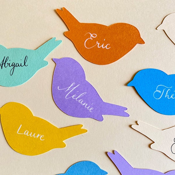 Marque place mariage oiseau en plusieurs couleurs calligraphié à la main  (Lot de 10)
