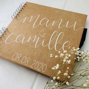 Livre d'or personnalisé en kraft avec prénoms pour un mariage ou évènement