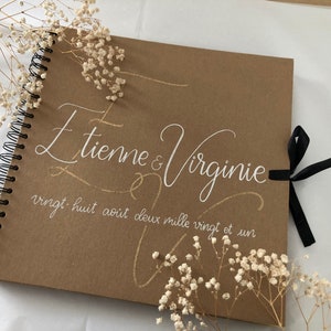 Livre d'or en kraft personnalisé avec prénoms pour mariage avec initiales embossées dorées image 5