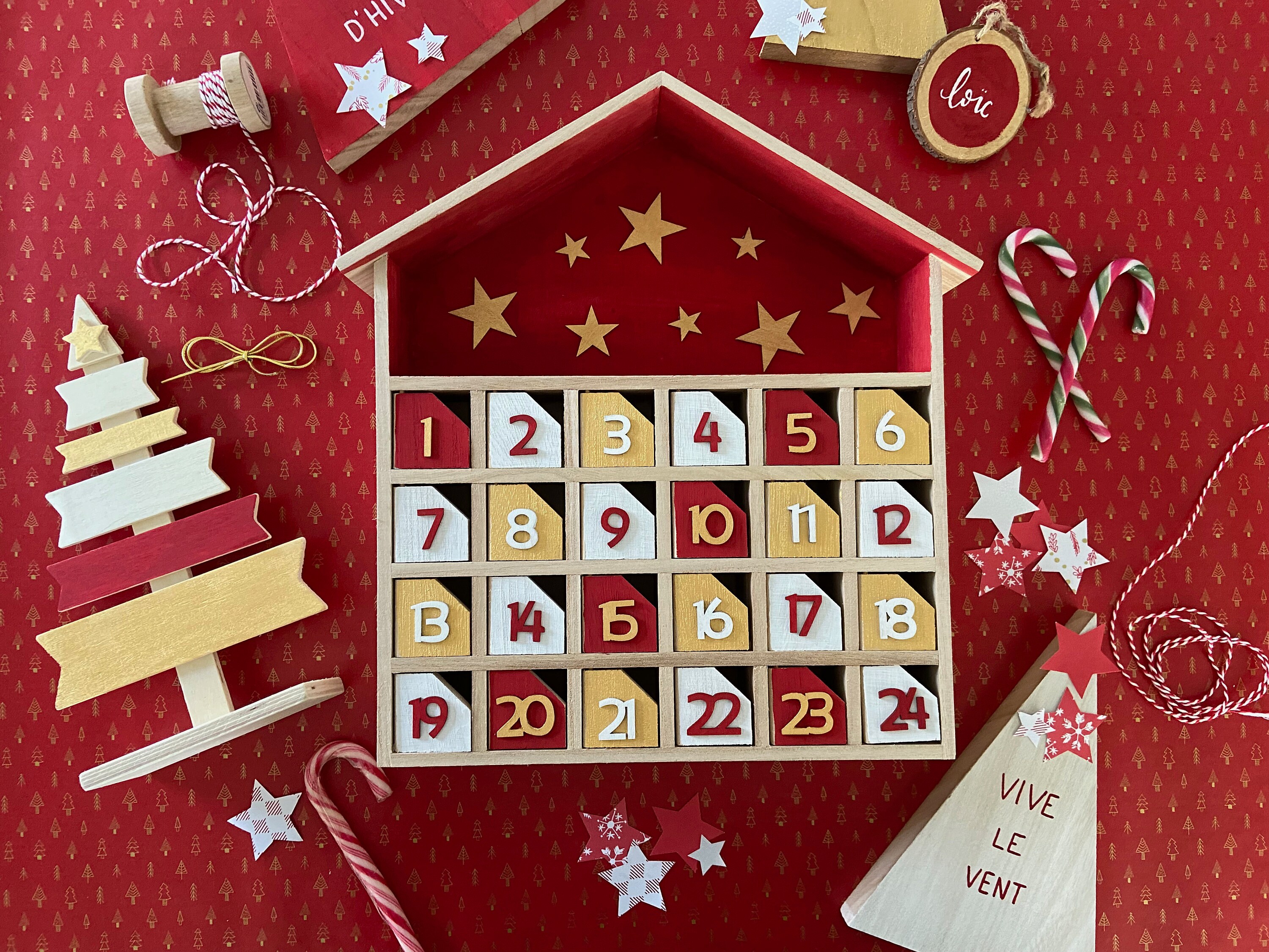 Calendrier de l'avent bois Noël rouge, calendrier maison, calendrier de l' avent permanent -  Canada