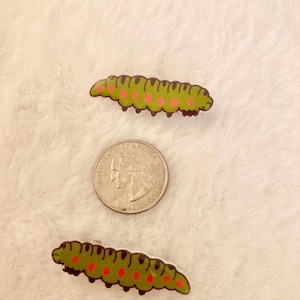 Kawaii Worm Hair Clips - Handmade Shrink Plastic Bug Barrettes, Set of 2 bild 3