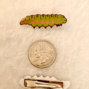 Kawaii Worm Hair Clips - Handmade Shrink Plastic Bug Barrettes, Set of 2 bild 4