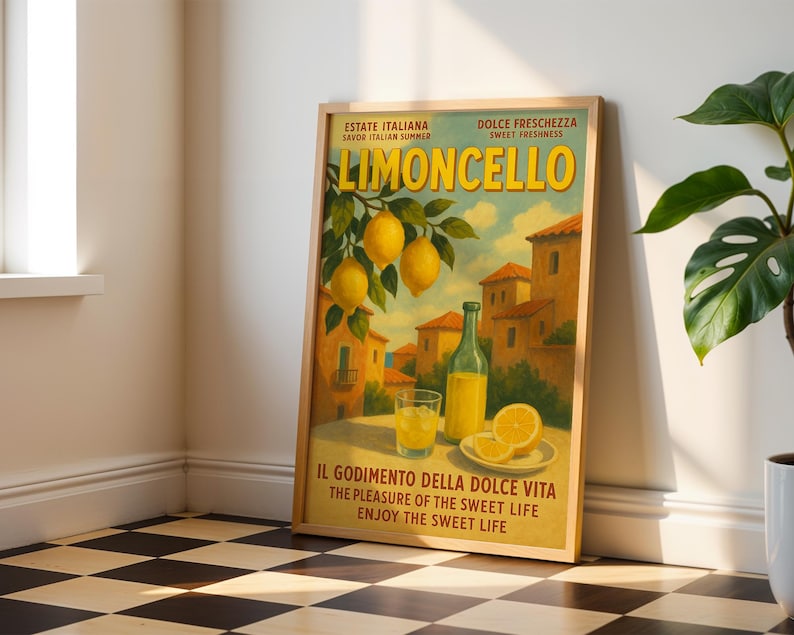Peut inclure: Une affiche encadr&eacute;e de style vintage pour le Limoncello, avec des citrons, une bouteille, et un verre de la boisson. Le texte comprend "Estate Italiana" et "Dolce Freschezza". L'image pr&eacute;sente &eacute;galement des b&acirc;timents italiens.