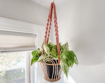 MADE TO ORDER Boho Rattan Basket Macrame Plant Hanger, Boho Style, Unique & Modern Home Decor, Personalized Gift for Plant Lover
