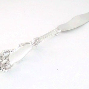 WM Rogers & Son AA Monogrammed Twisted Butter Knife - &quot;1908 Arbutus&quot;