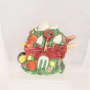 OCI Omnibus Figural Gardening Cart Solniczka