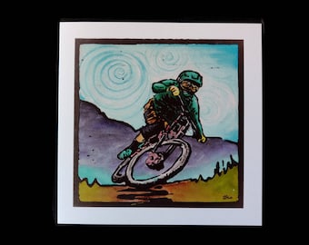 Può includere: Un'illustrazione ad acquerello di una persona che guida una mountain bike su un sentiero. Il ciclista indossa un casco e abiti verdi. Lo sfondo è un cielo blu con vortici bianchi.