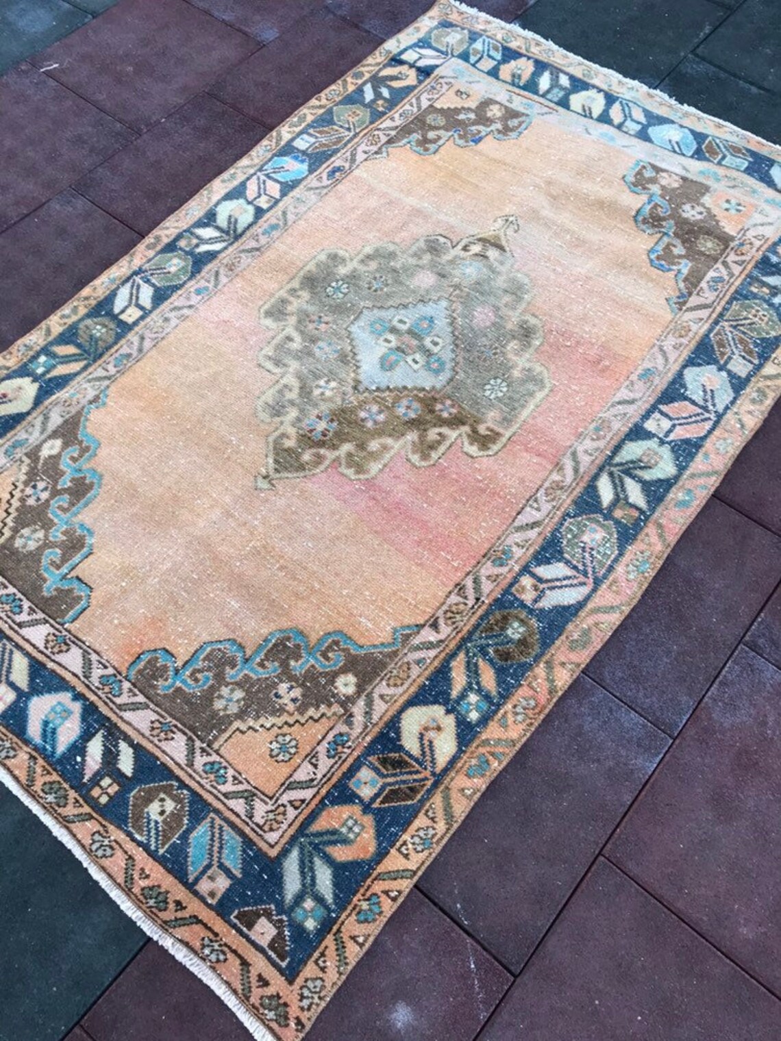 6 ft 2 in x 3 ft 9 in 189 x 120 cm Qoushak rug vintage Etsy