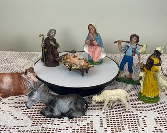 Vintage Nativity Scene figures || Vintage manger || mismatched nativity figures || 10 pieces || Holly Family || Crèche family